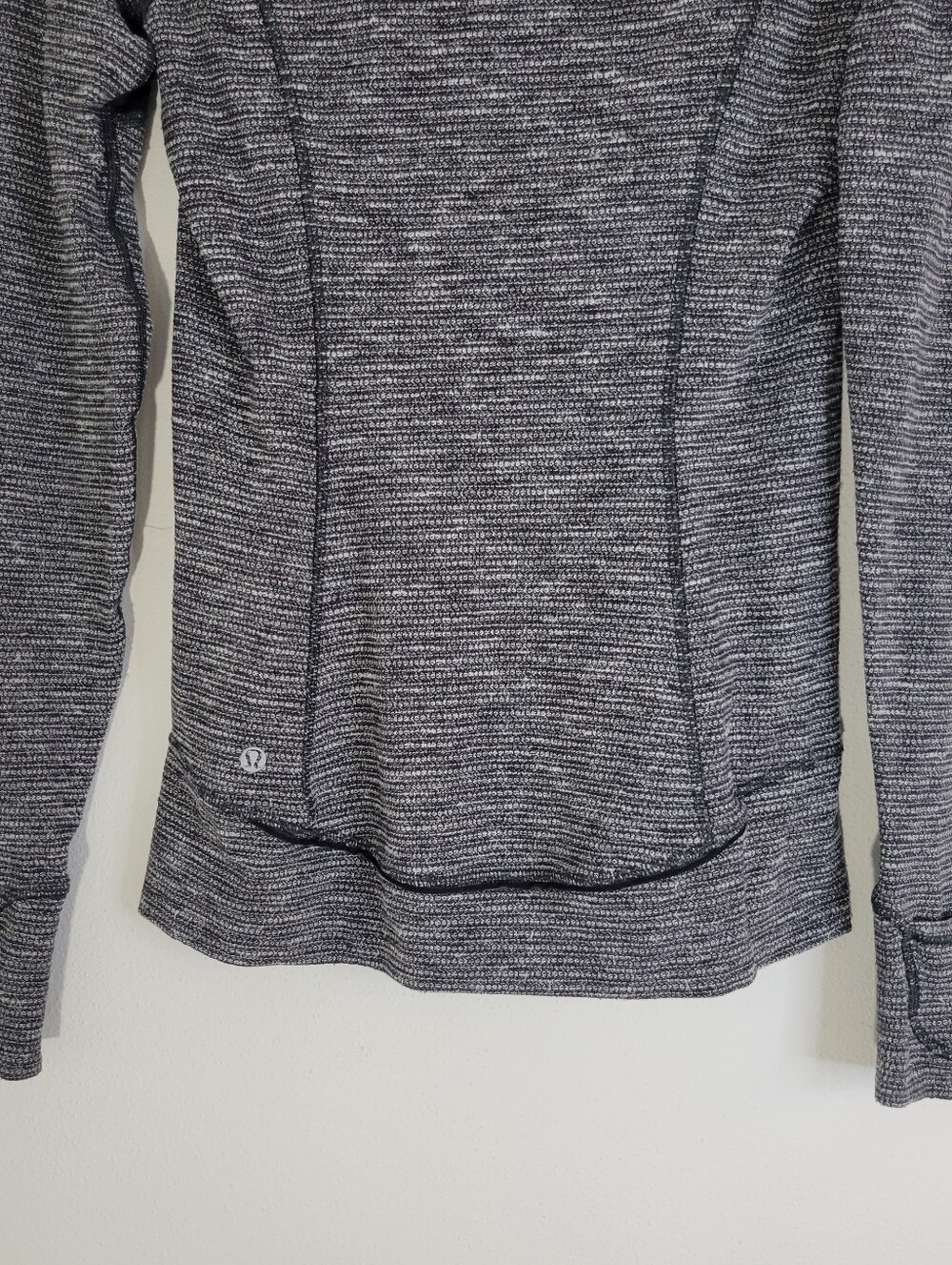 LULULEMON Women’s SIZE 6 Gray Long-Sleeve Athletic Hoodie‎ - Picture 6 of 8